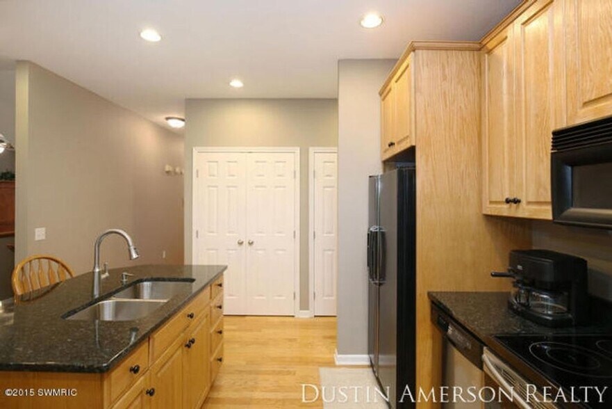 Building Photo - 7799 Abby Ln SE