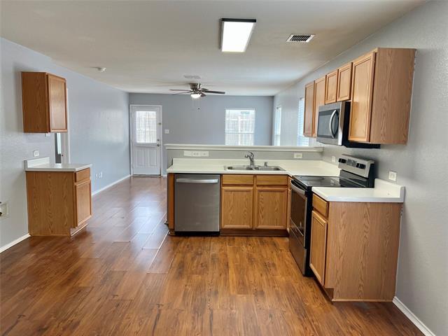 Building Photo - 6637 Meadow Way Ln