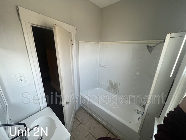 Building Photo - 3980 Helen St