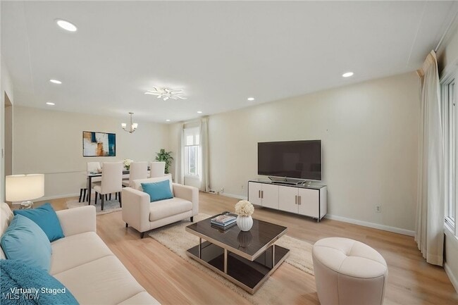 Building Photo - 33115 Ledge Hill Dr