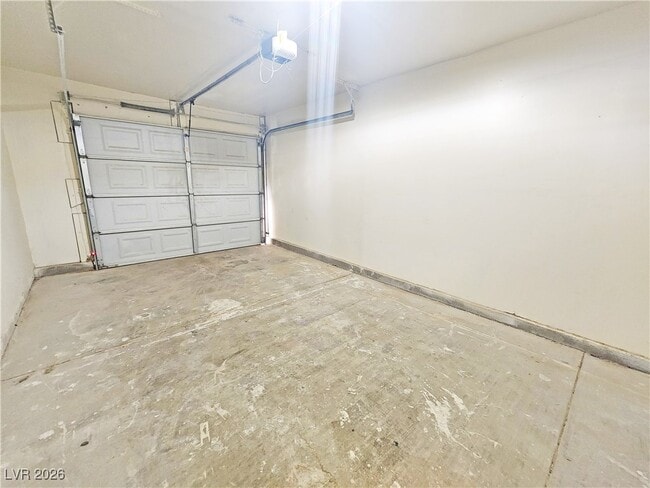 Building Photo - 2091 Sycamore Ave