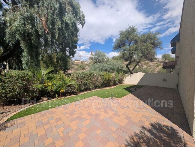 Building Photo - 4820 E Winston Dr