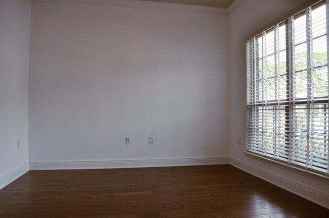Building Photo - New 3 Bedroom in Driftwood Estates