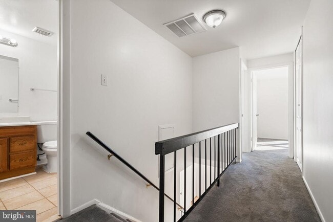 Building Photo - 30 Carolina Ct