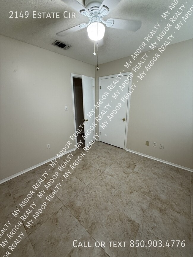 Building Photo - 2149 Estate Cir
