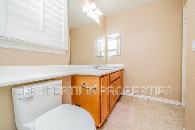 Building Photo - 12494 Breeze Ln