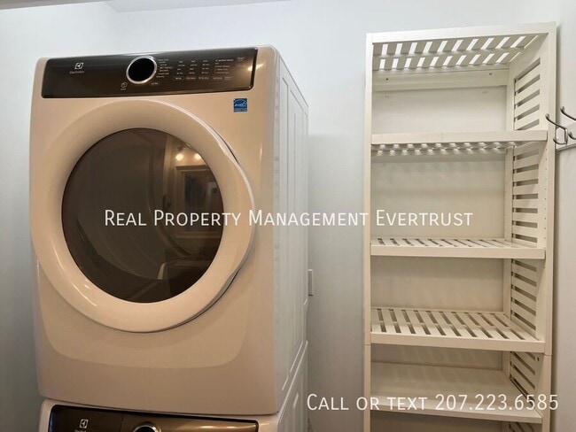 Building Photo - 65 Shore Rd