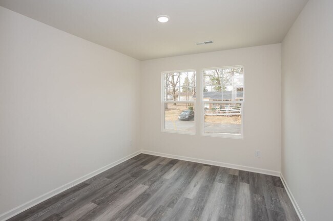 Building Photo - 510 3rd St