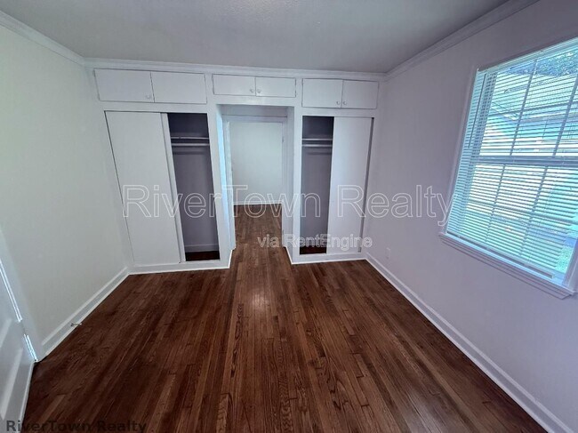 Building Photo - 2677 Larose Ave