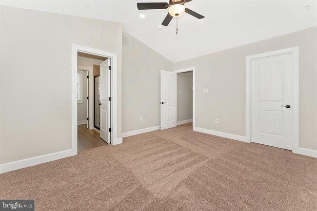 Building Photo - 424 Abigail Ave