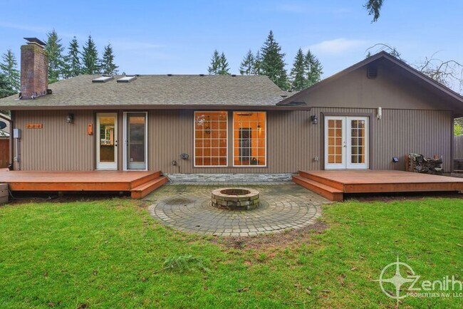 Building Photo - 13902 NE Piper Rd