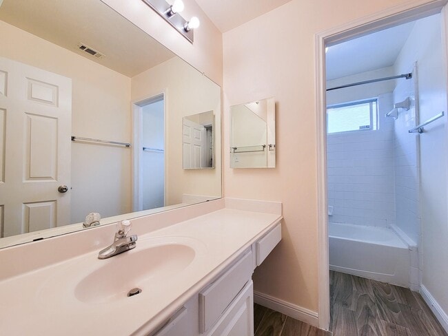Building Photo - 14938 Brightbrook Dr