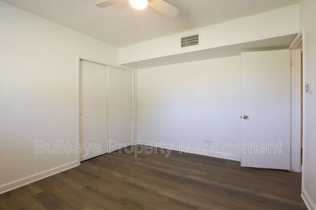 Building Photo - 3137 N 20th Pl