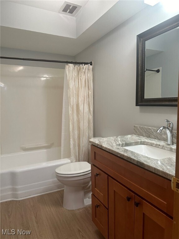 Building Photo - 7045 Carriage Hill Dr