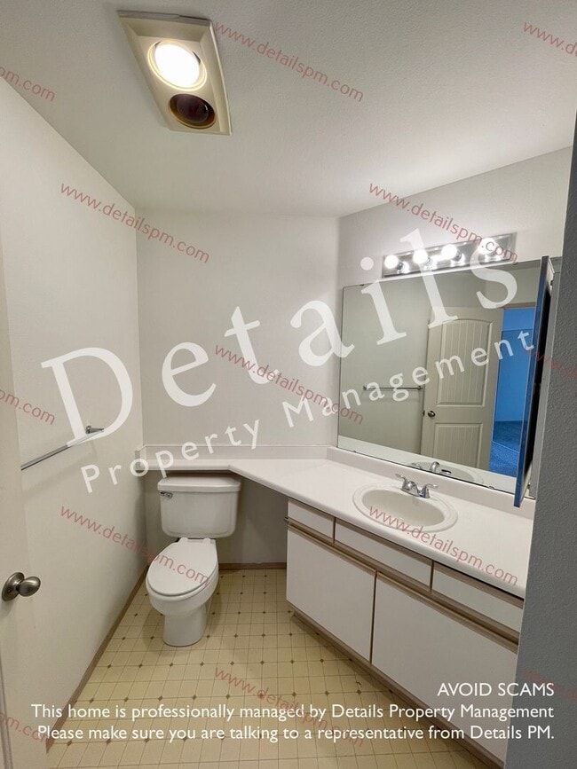 Building Photo - 3 BR Top Floor View Condo. Incl W/S/G