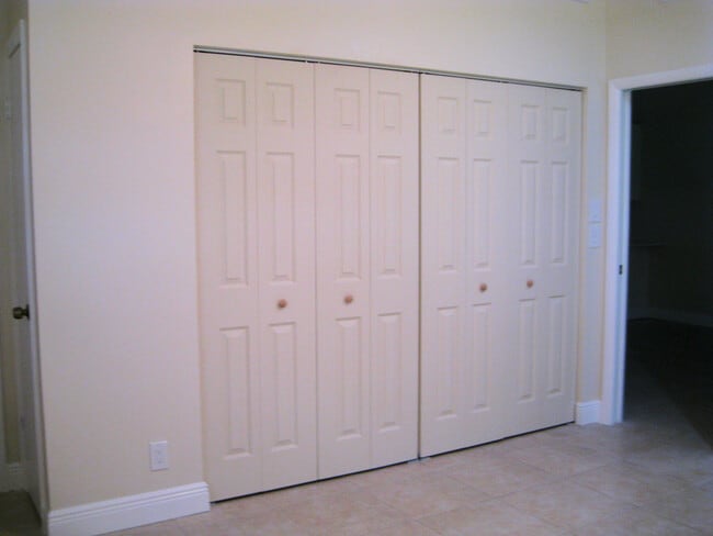 Building Photo - 5085 Bottlebrush St