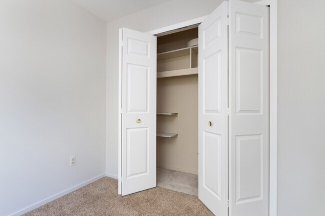 Building Photo - 16446 Clarkson Dr