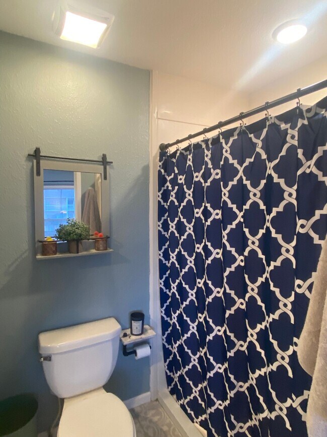 Building Photo - 16 Mariner Village Dr