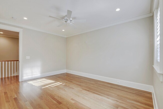 Building Photo - 5br Bethesda Home for Rent