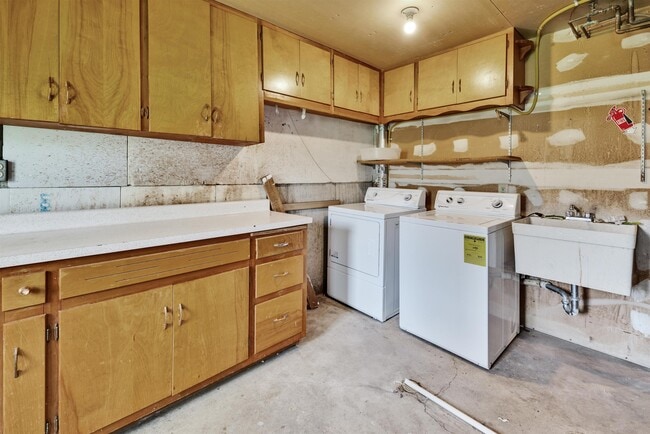 Building Photo - 1870 Sand Ridge Ct