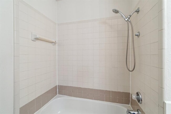 Building Photo - 727 Rockridge Cir