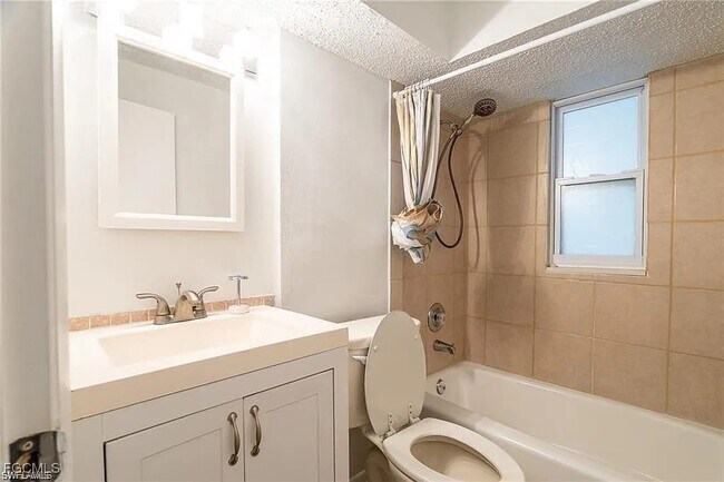 Building Photo - 3523 Quails Walk