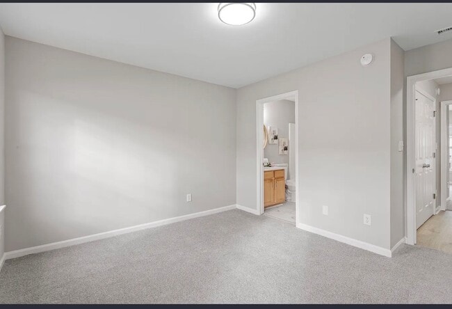 Building Photo - 5340 Big Bass Dr