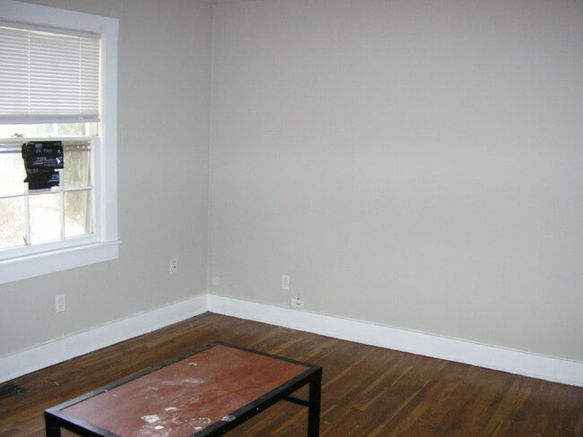 Building Photo - 1533 N Sunrise Dr