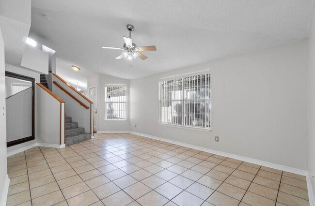Building Photo - 1810 Hurlburt Rd