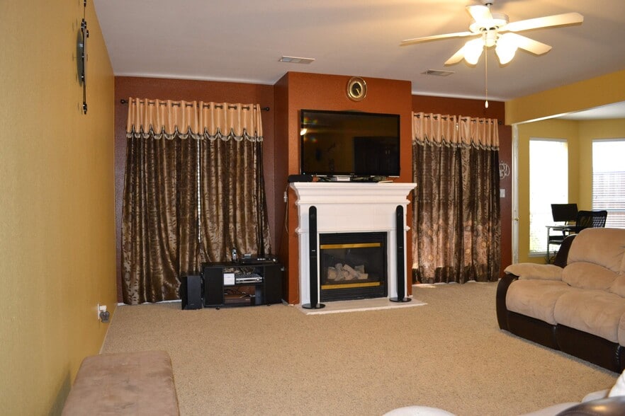 Living Room - 6437 Branchwood Trail