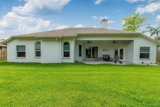 Building Photo - 13590 Jonquil Pl