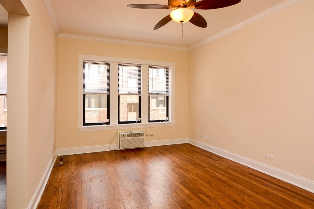 Building Photo - 728 W Addison St