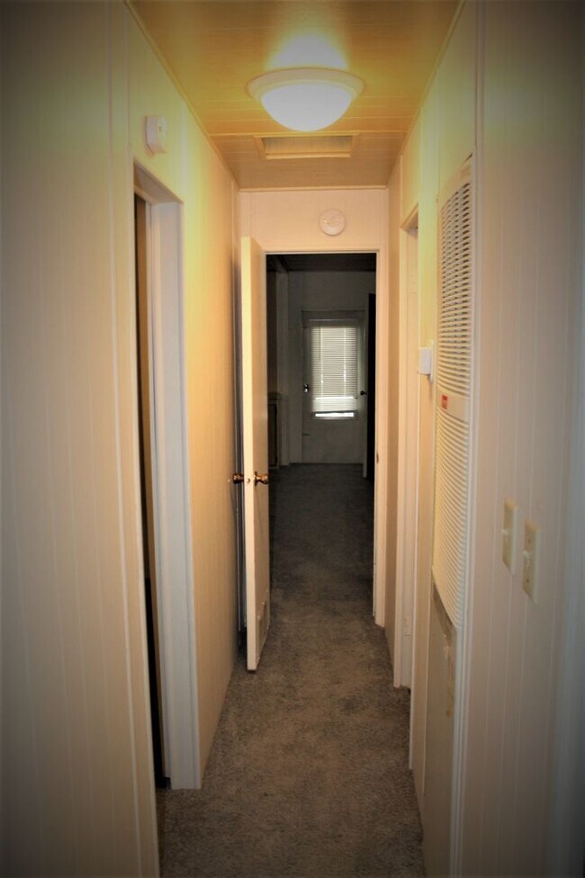 Building Photo - 55+ Spacious 2 bed 2 bath SIERRA DAWN HOME!