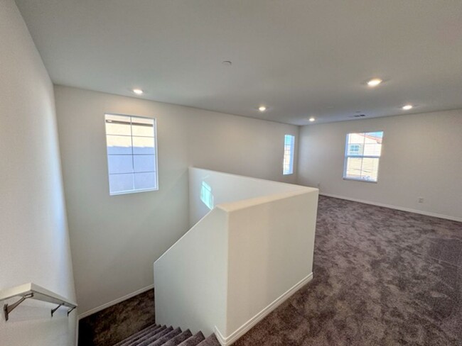 Building Photo - BRAND NEW 3 bedroom Willow Springs home av...