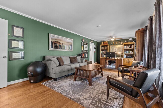 Building Photo - Beautifully Updated 4 Bed 3 Bath Home in Fayetteville