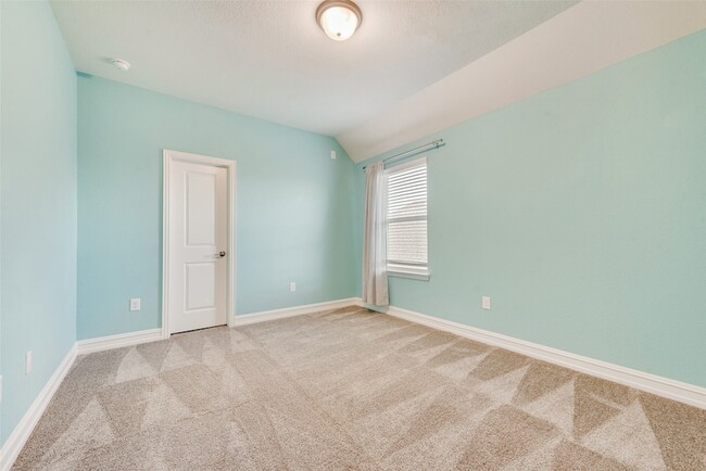 Building Photo - 5200 Amphora Ave