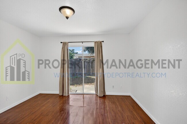 Building Photo - 8991 Fox Creek Dr