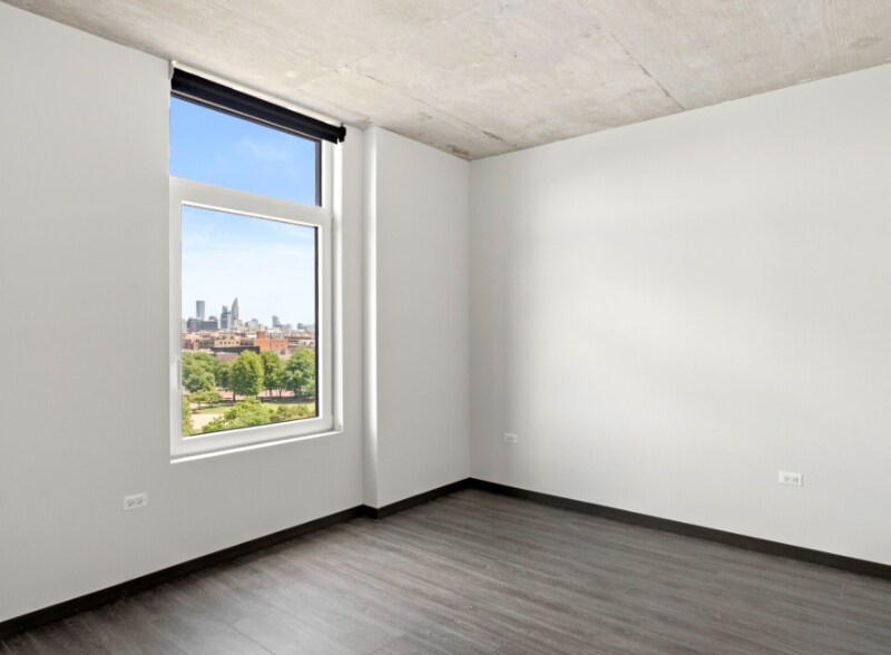 Building Photo - 1601 W Lake St