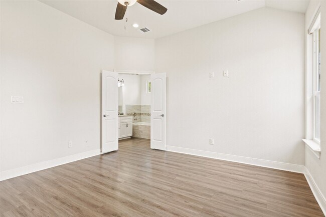 Building Photo - 129 Diamond Head Dr