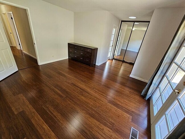 Building Photo - 289F San Benancio Rd