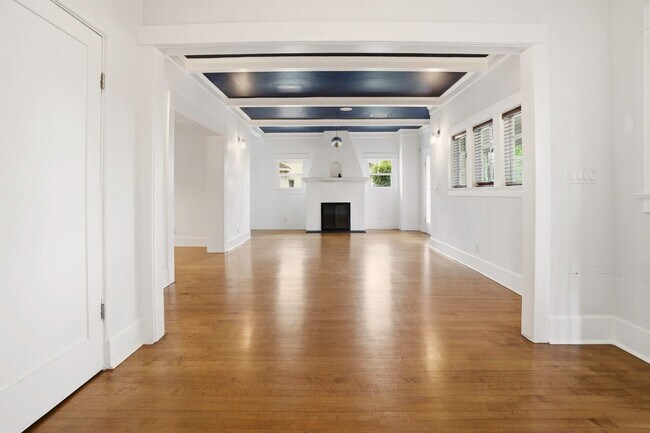 Building Photo - FALL IN LOVE with Craftsman Style Living!