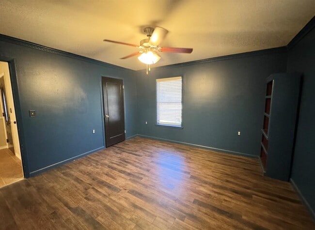 Building Photo - 1225 Lake Terrace Dr