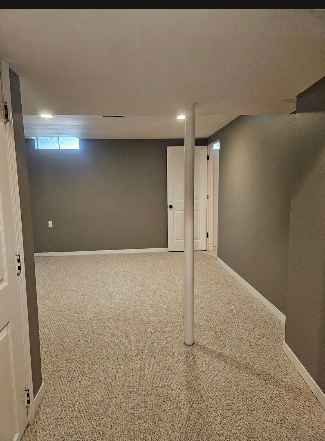 Building Photo - 44900 Bayview Dr