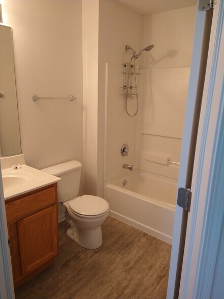 Building Photo - 2291 Beresford Dr