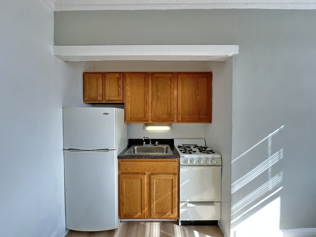 Building Photo - 3832 N Fremont St