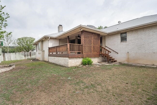 Building Photo - 108 Holly Hill Dr