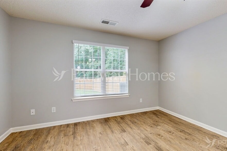 Building Photo - 1125 Brookstone Rd