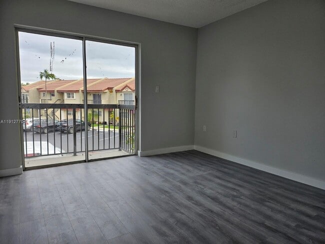 Building Photo - 6410 SW 130th Ave