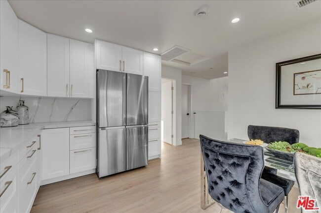 Building Photo - 10347 Hillhaven Ave