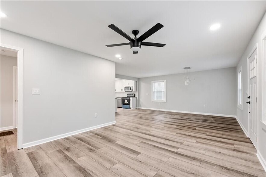 Building Photo - 1288 Lorenzo Dr SW